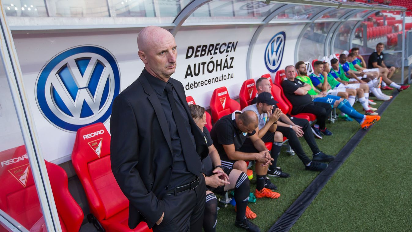 Szorgalmas kőművesek: folytatják az építkezést