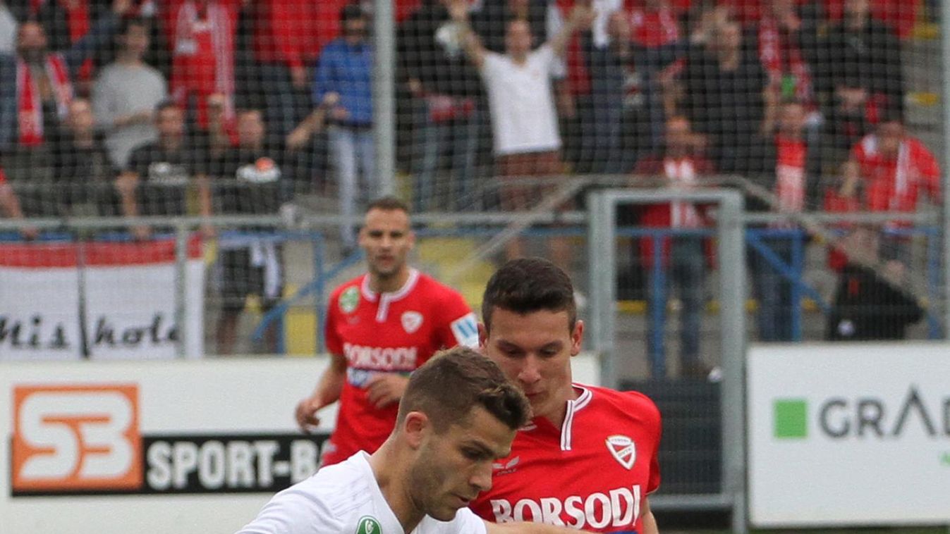 Páholyból várják a „Halit”