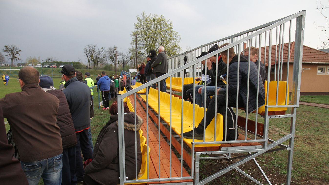 Megújult a gyep, és lelátók is épülhettek