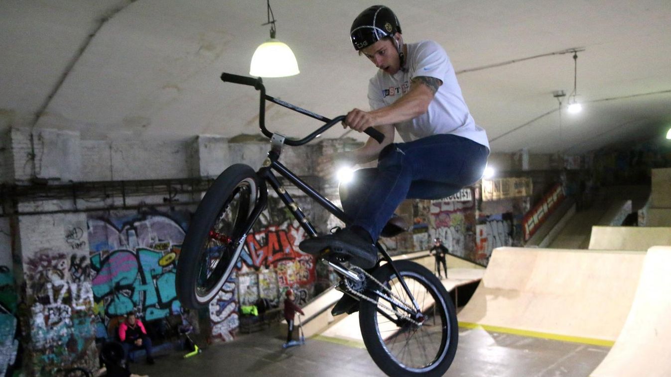 Tizenöt éves szülinapját ünnepli a Factory Aréna