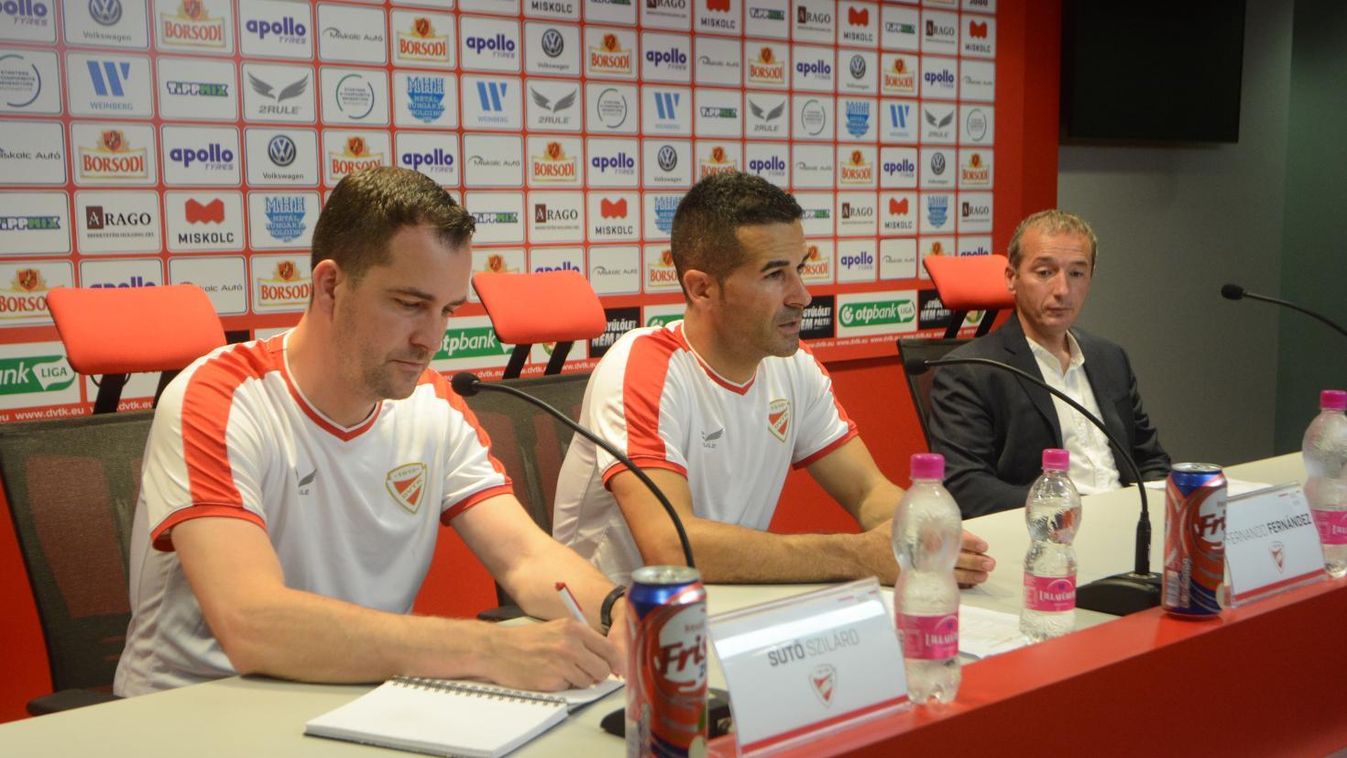 Harminckettő plusz kettő