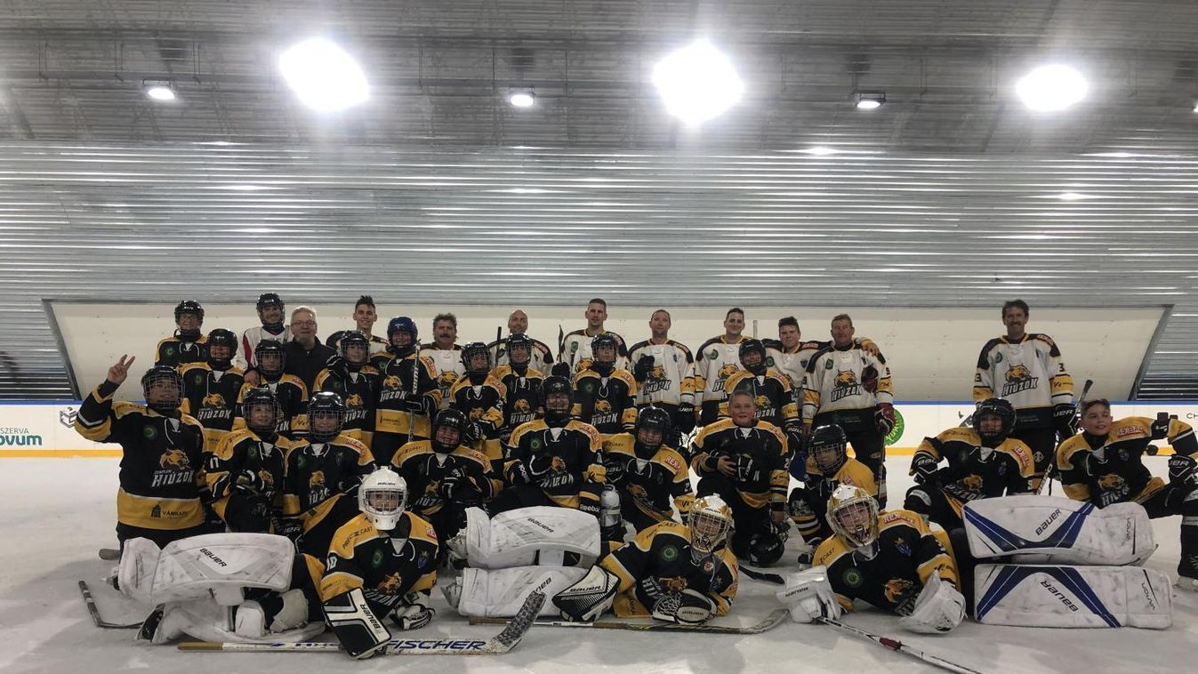 Már igazi jégkorongozónak érezték magukat