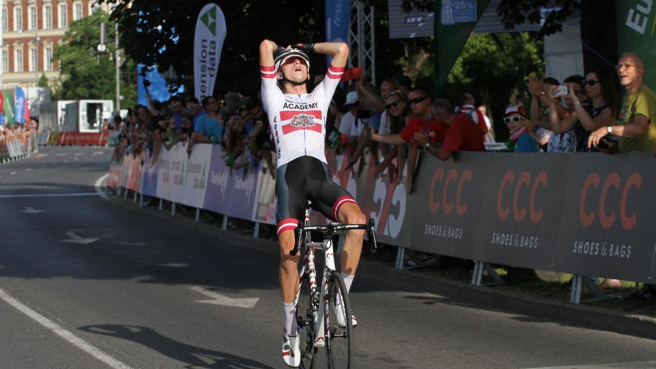 Most minden a kerékpárról szólt