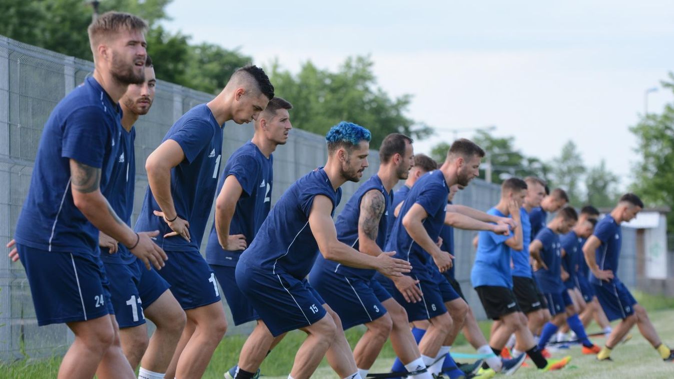 Félig-meddig új csapatot építenek Kazincbarcikán