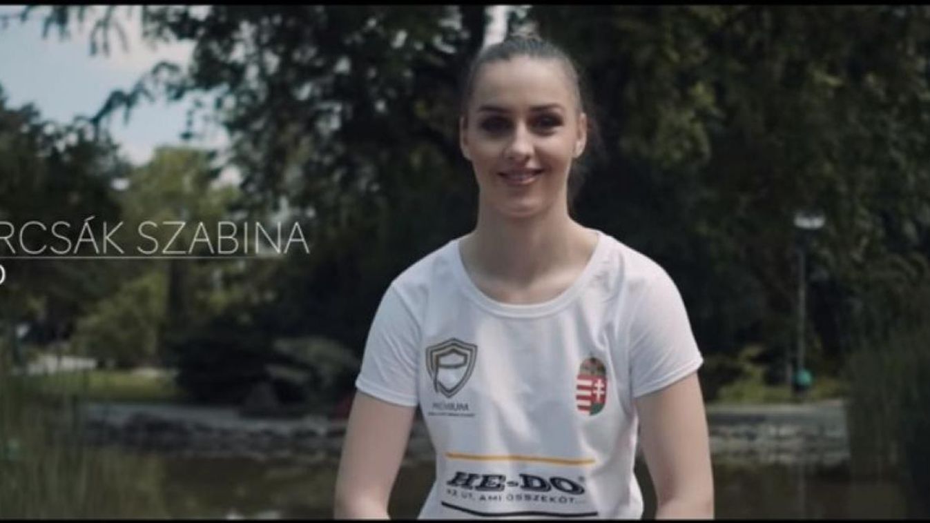 Szabina is ott a klipben