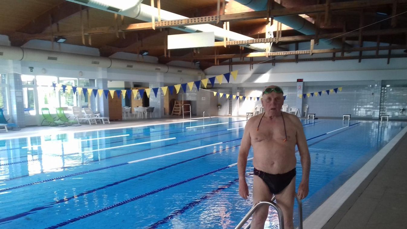 Minden reggel úszással kezd