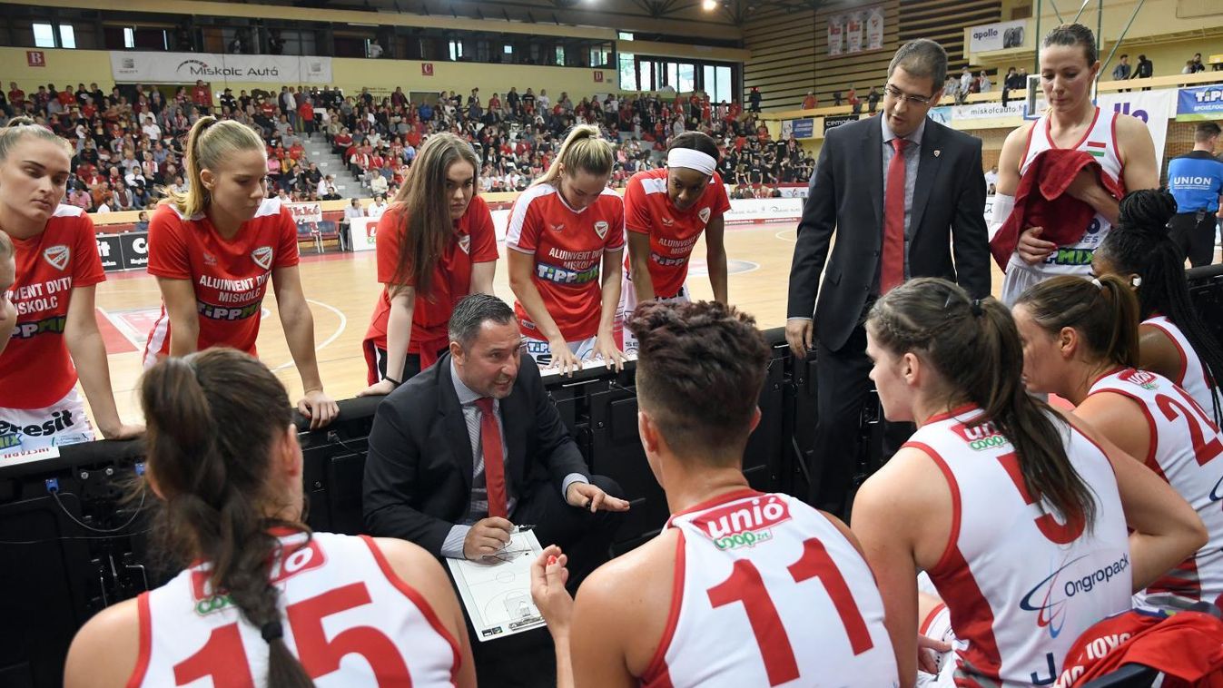 Az El-meccsek között fővárosi bajnoki