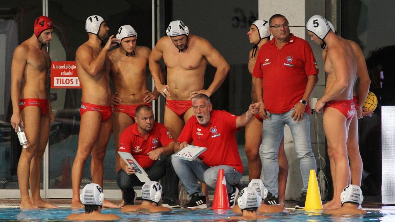 Továbbra is százszázalékosak