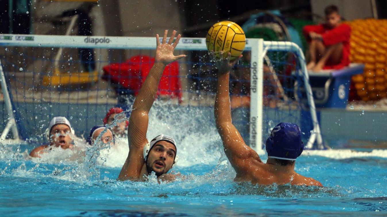 Sima sikerrel nyitottak