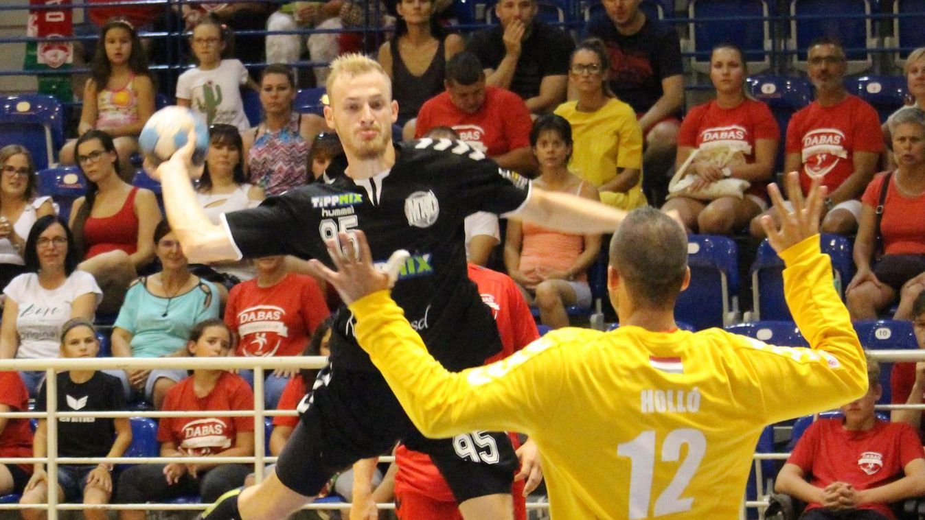 Súlyos vereséggel indították a szezont