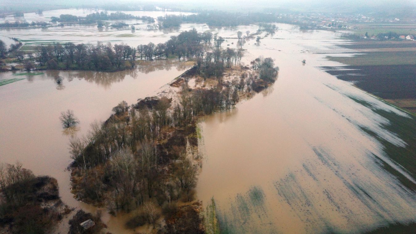 Sajó áradás, halálos balesetek, DVTK, bántalmazás, megyei focik