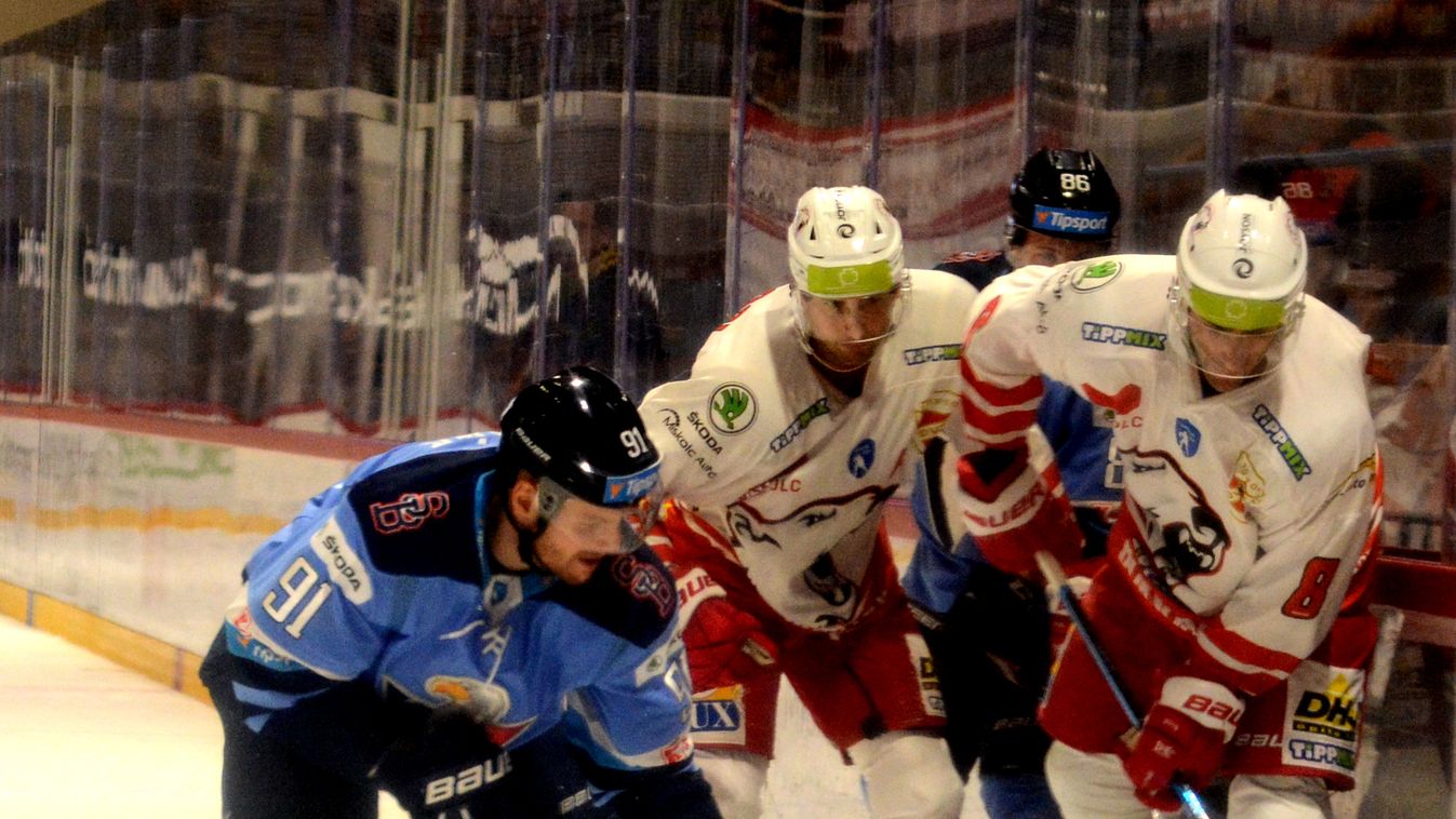 A Macik a harmadik harmadban bevették a pozsonyi várat