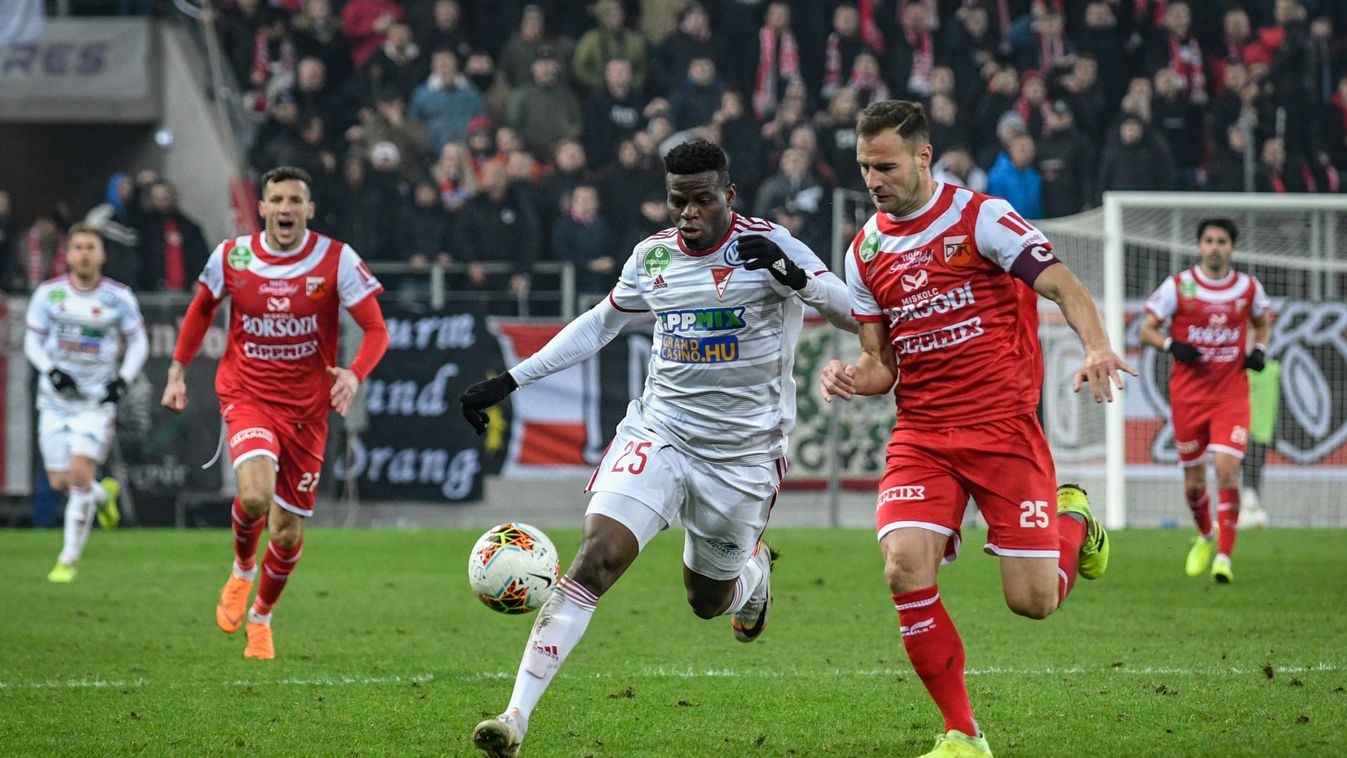 Külföldi csapatok játékait is elemzik