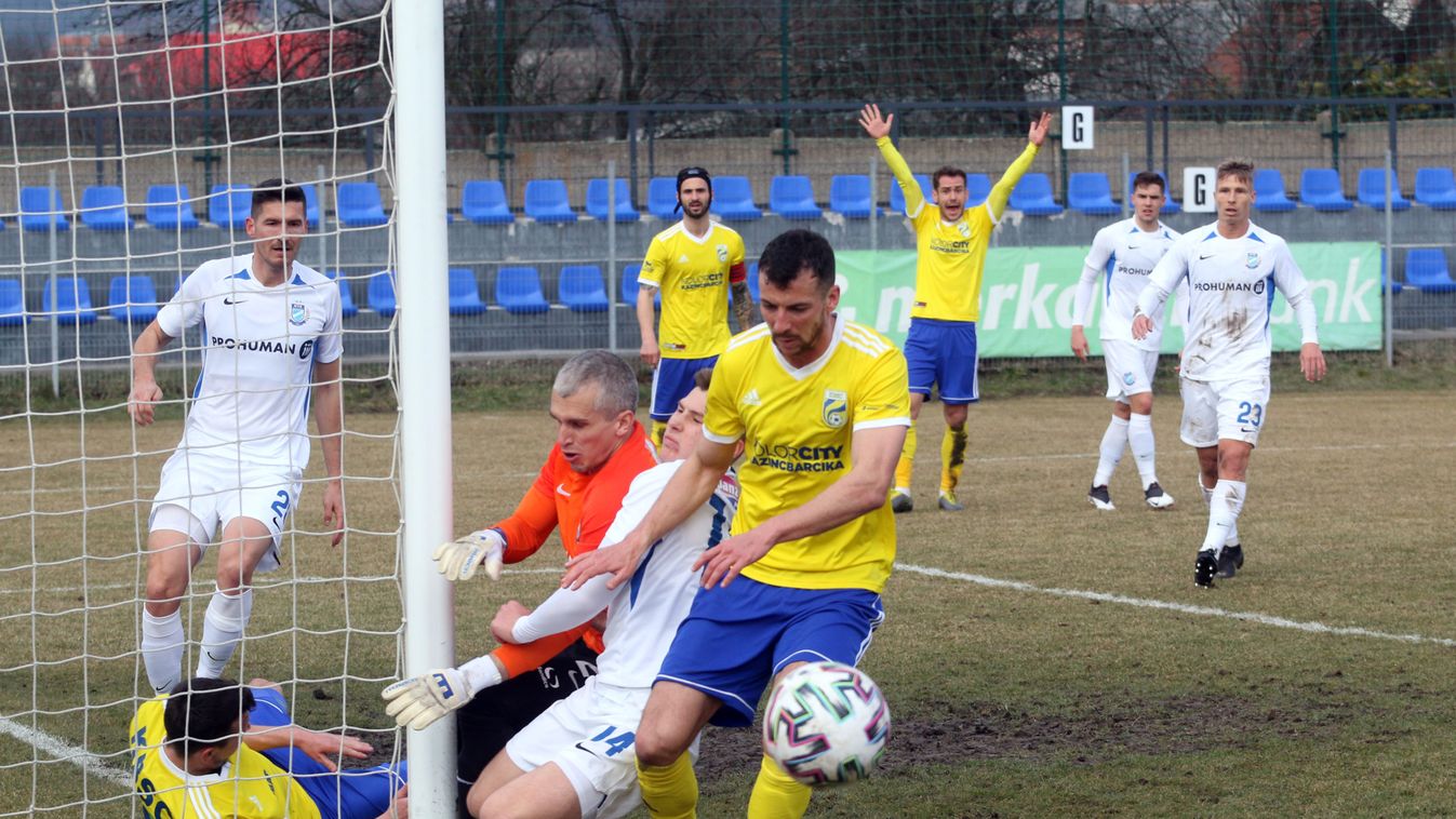 Kilencen kaptak nemzetközi licencet is