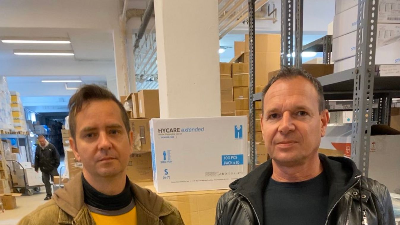 Ezer pár gumikesztyű, ezer maszk