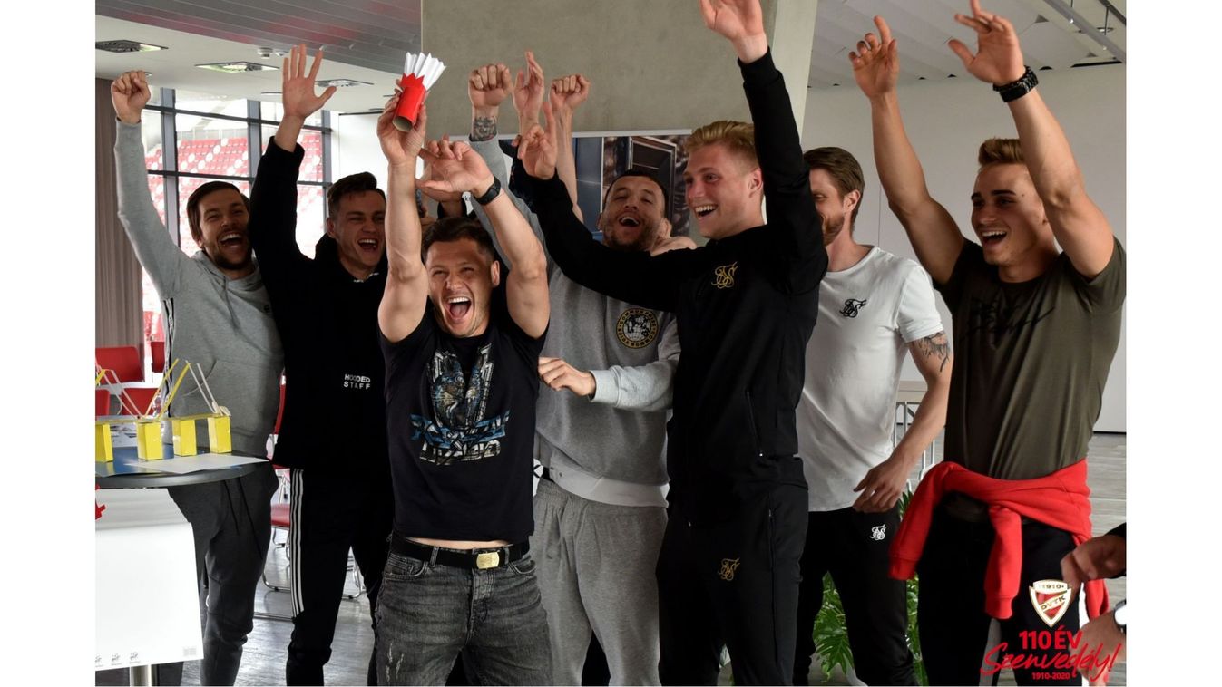 A pályán kívül is építik a csapatot