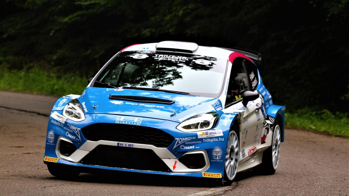 Kilencven páros csatázott egymással