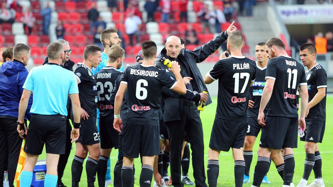 Tizenkilencre lap, vagy a szűz kéz