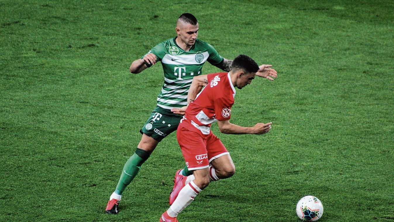 Beindulnak a sűrűjébe