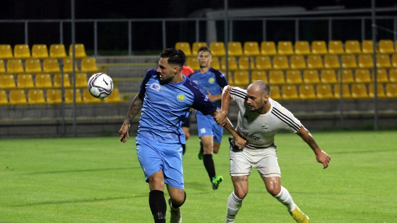 Apa és fia csatája a villanyfényesen