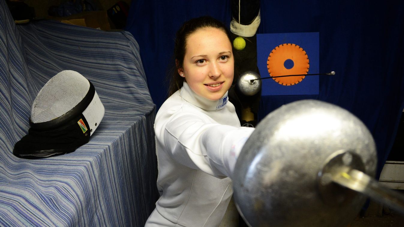 Hivatásos katona lesz belőle, de marad a Swimming PC-nél