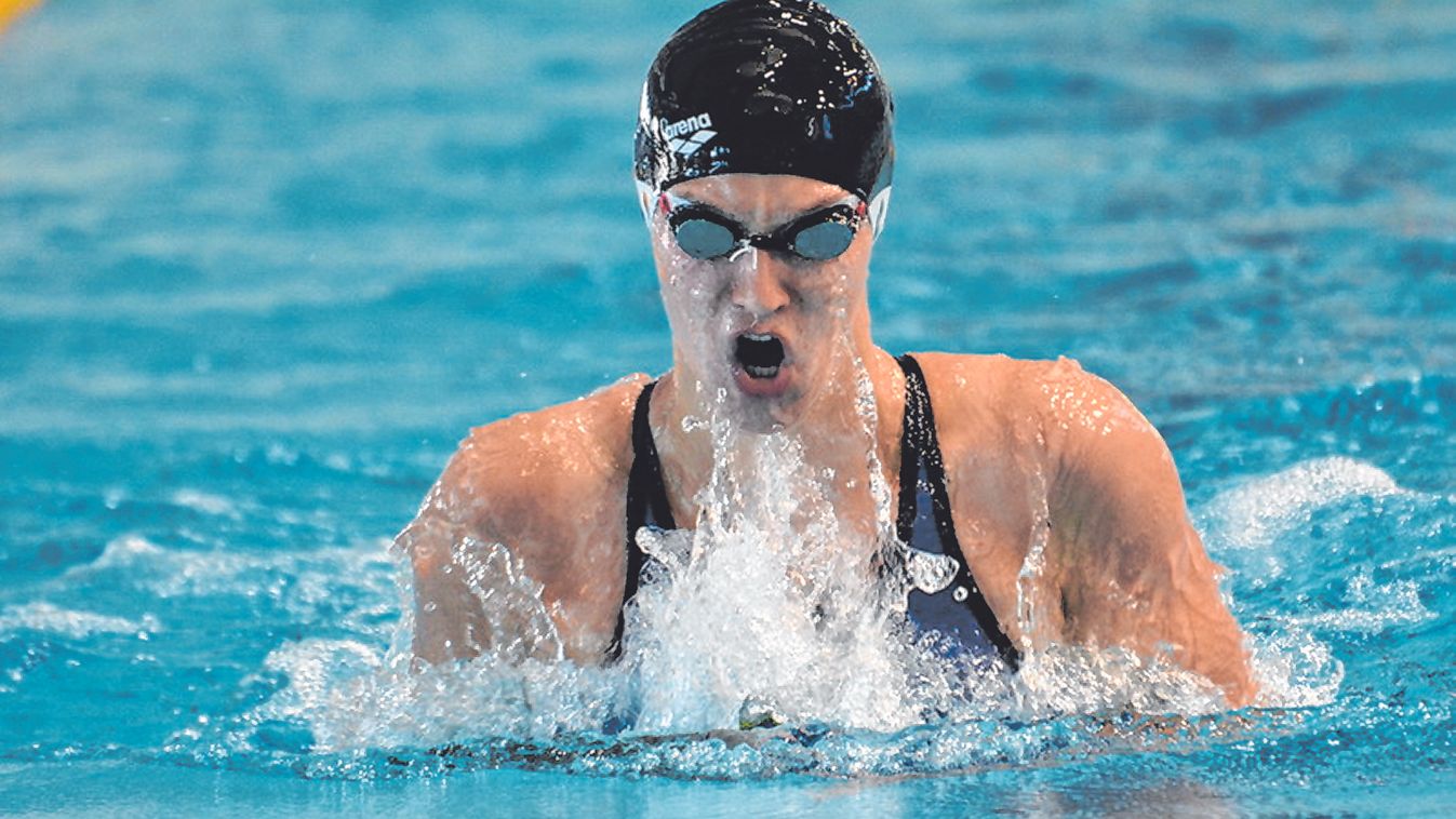 Csaknem kétszáz úszó versenyzett Miskolcon