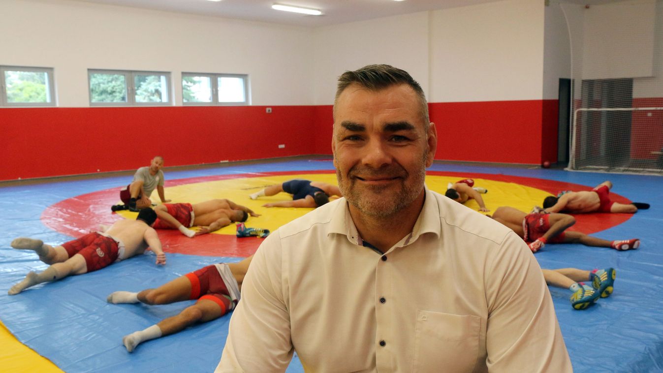 Több húron játszik Deák-Bárdos Mihály