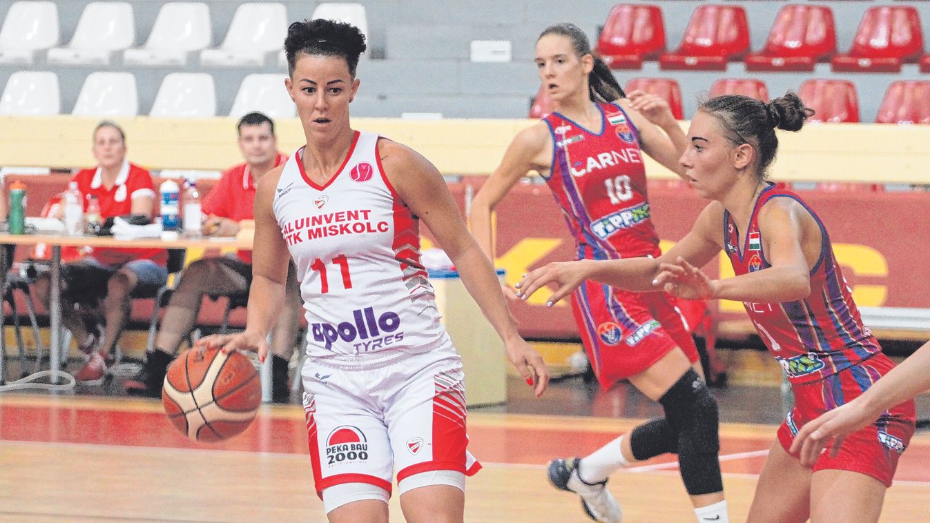 Októberben kilenc bajnoki?