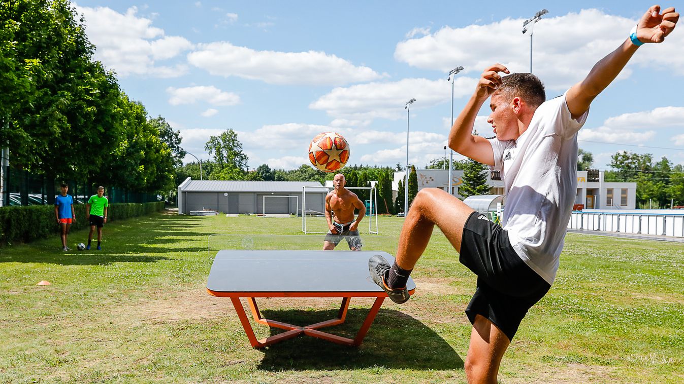 Sport hajlított asztalból