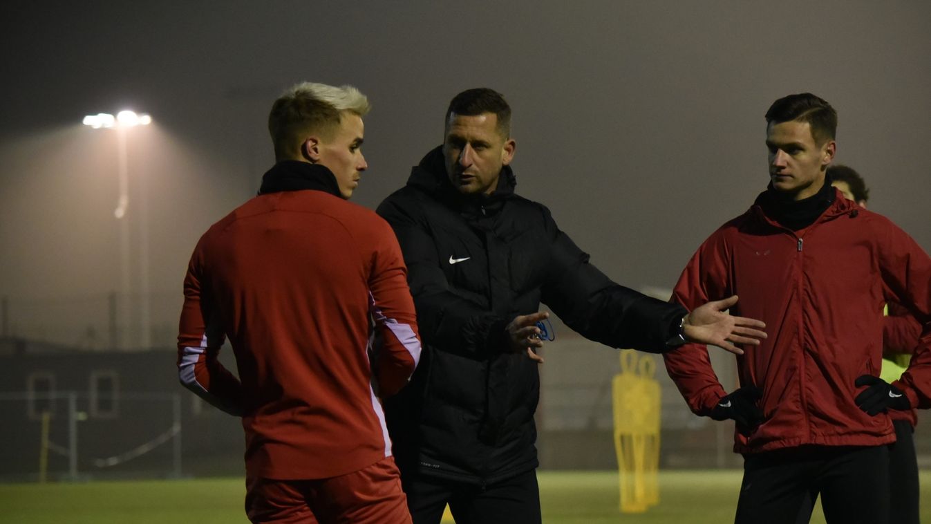 Megvannak a gondolatai, de még nem árulja el…