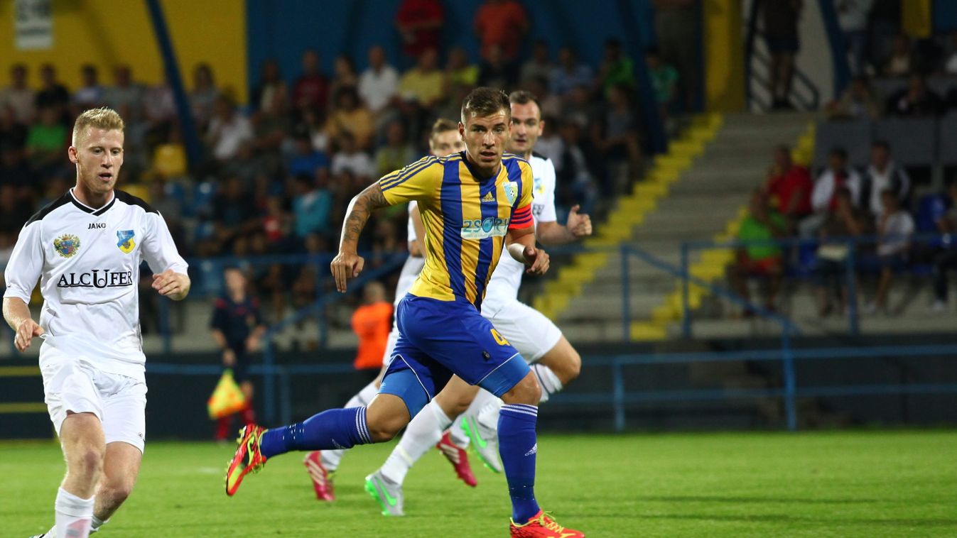 Focistaként szurkol a kézilabdázóknak