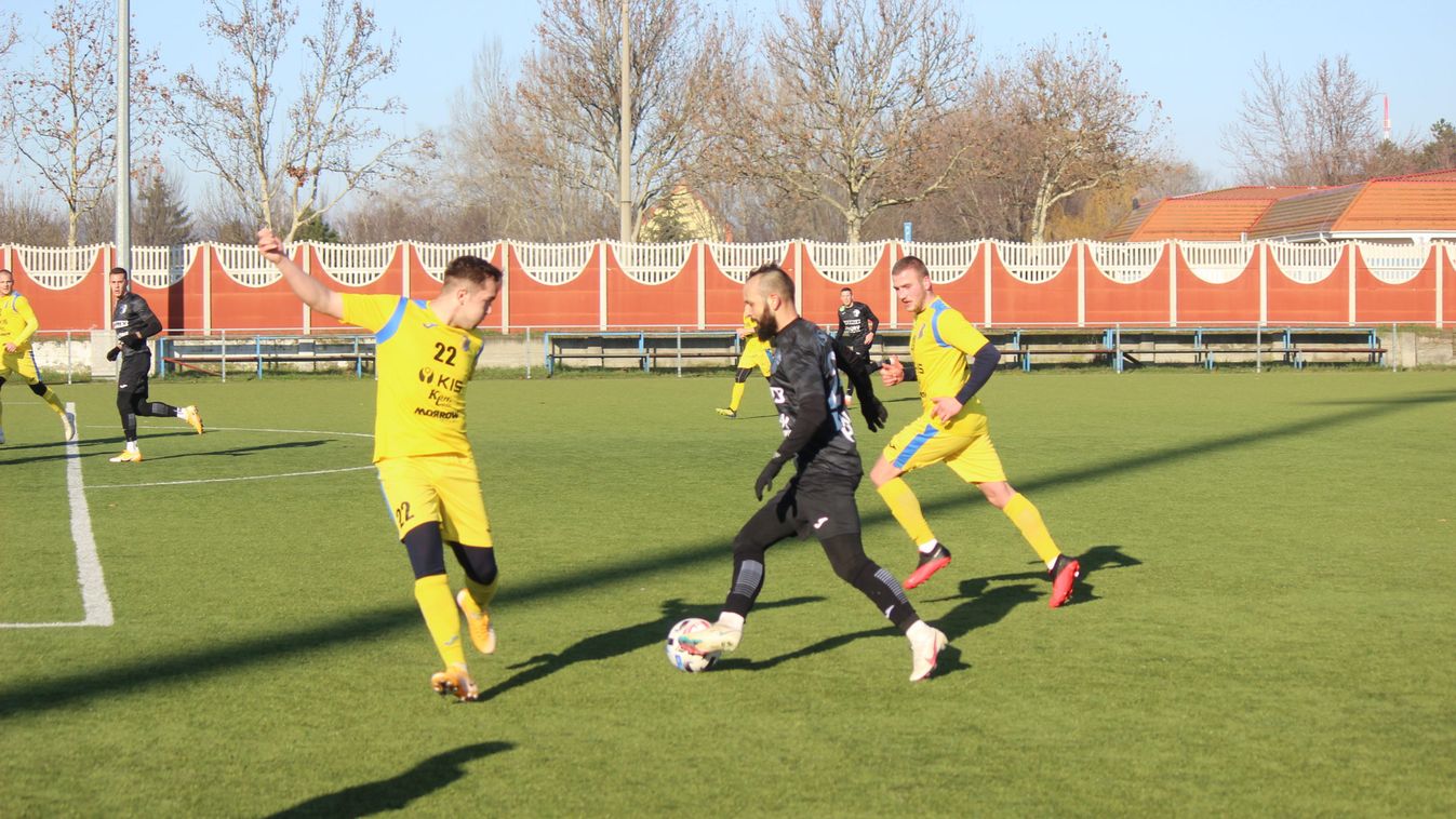 Labdarúgás, futsal, asztali tenisz