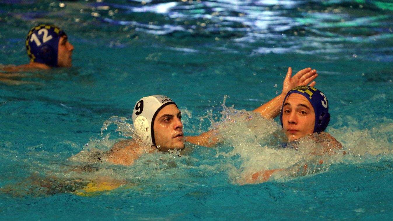 Példaképek is vannak mögötte