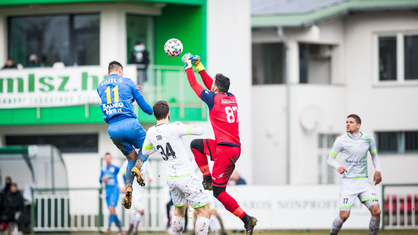 Ahogy várták, nehéz volt