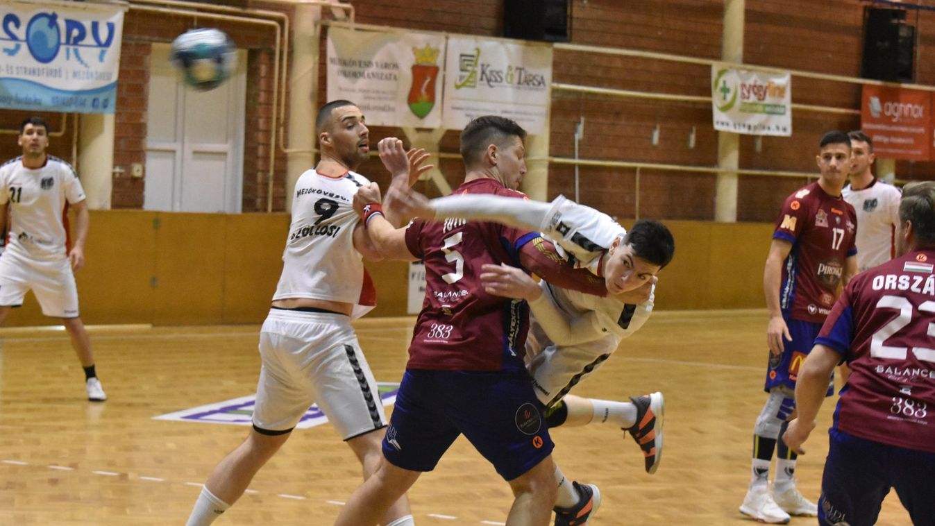 Mindent kiadnának magukból a kövesdi kézisek