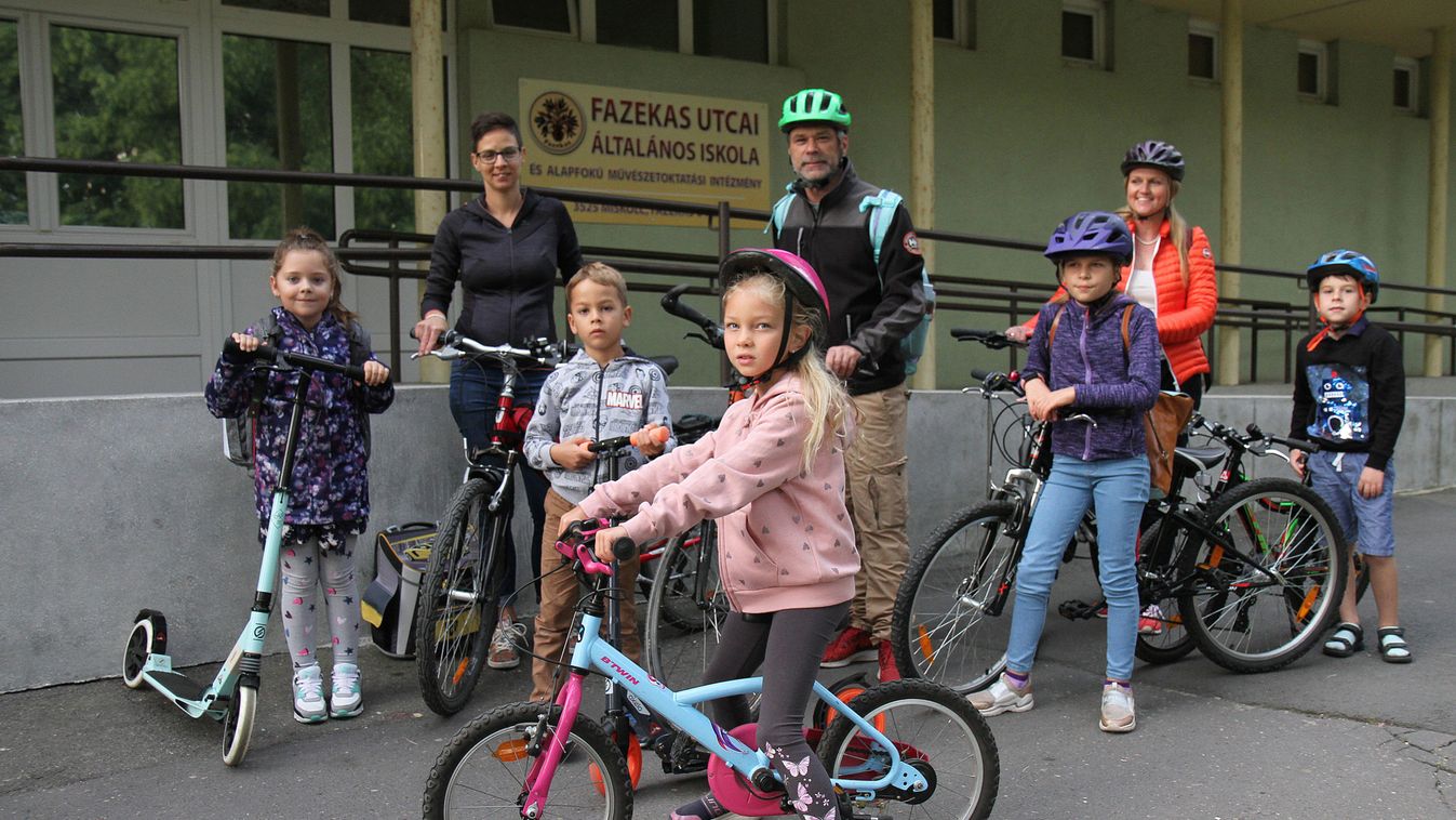 Autó nélkül, kerekeken érkeznek iskolába