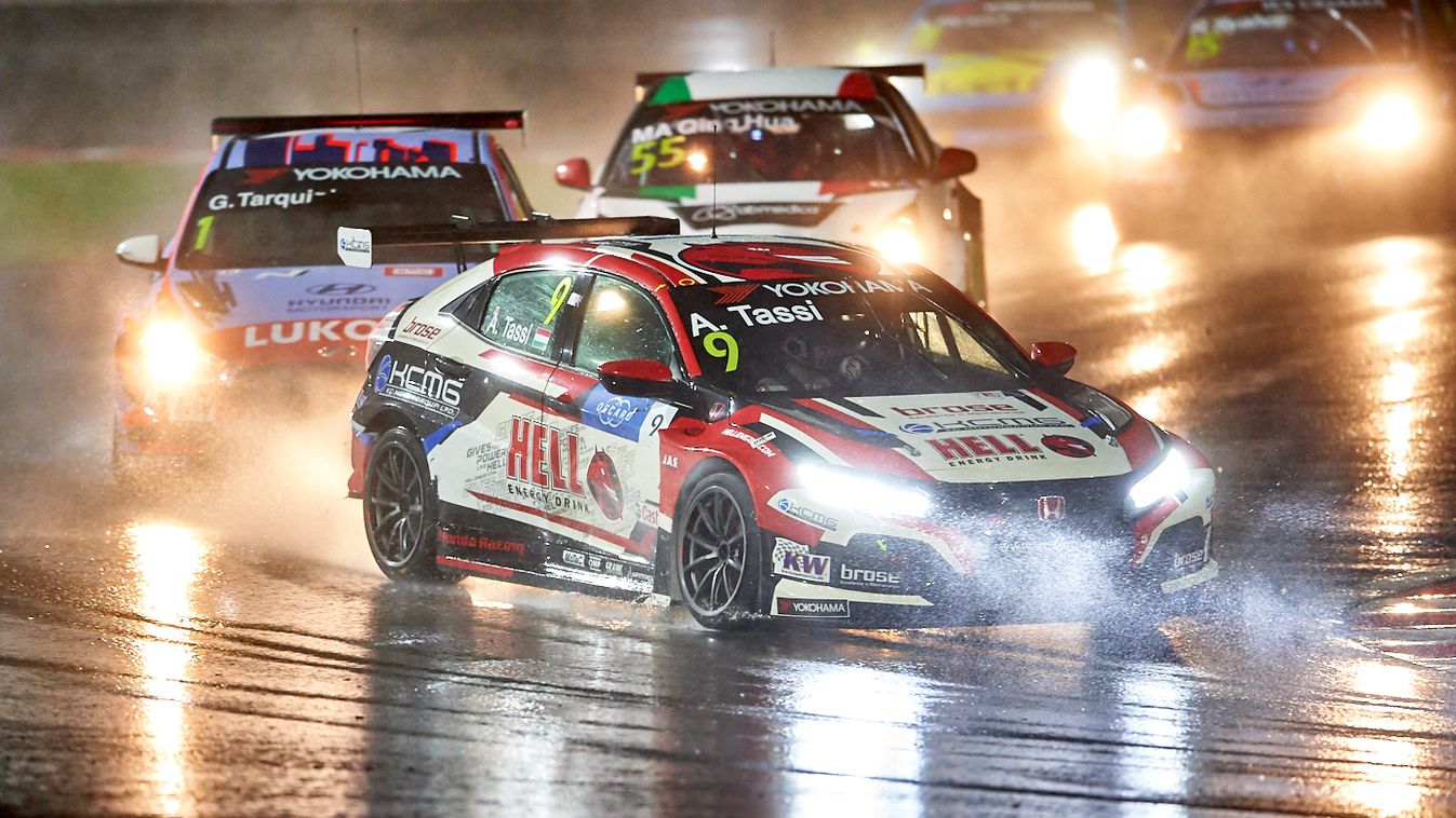 Szakadó eső, ütközések és sérült alkatrészek – izgalmas WTCR szezont zárt Tassi Attila Sepangban