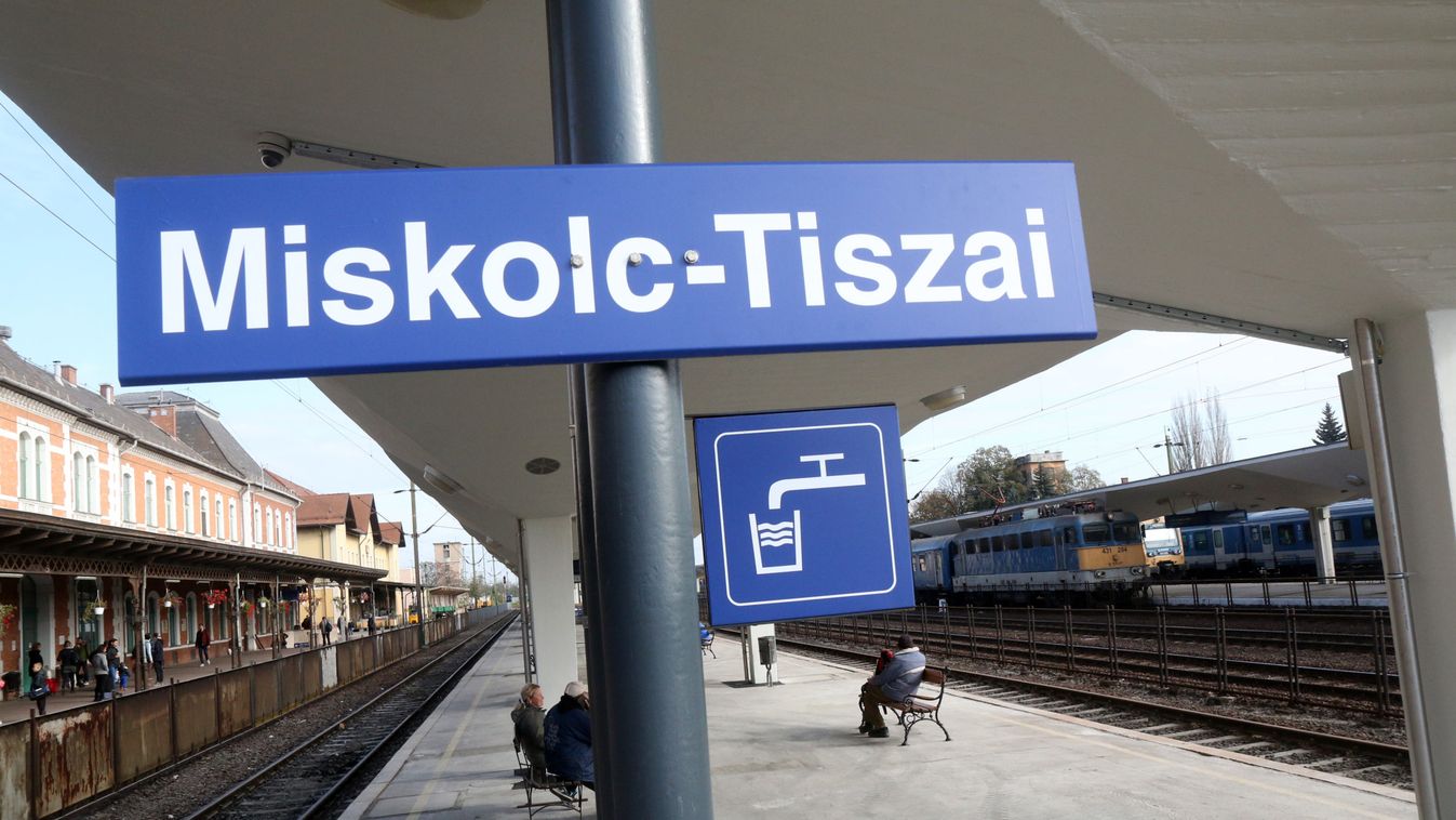 Éjszakai munkavégzés több borsodi vasútállomáson