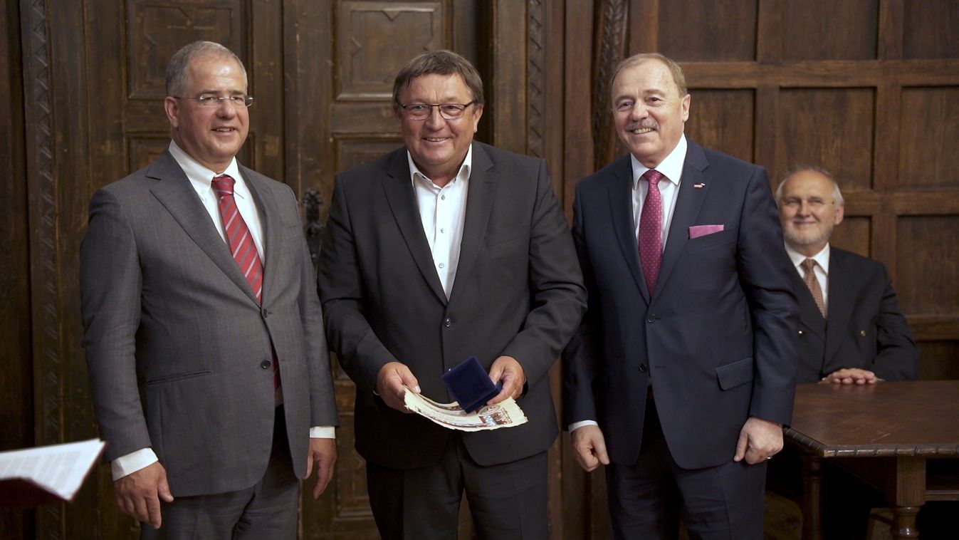 A legrangosabb díjat kapta a vezérigazgató