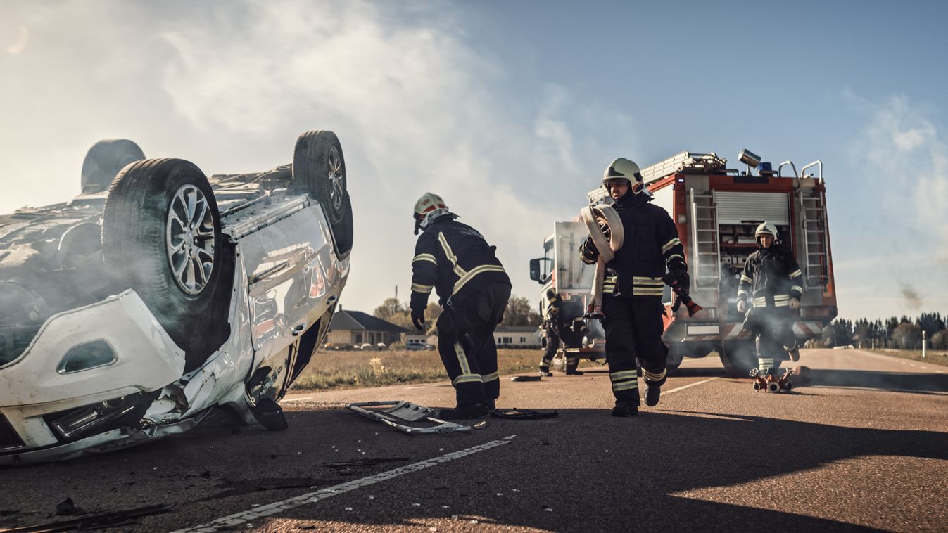 Busz ütközött kisteherautóval Mikóházán