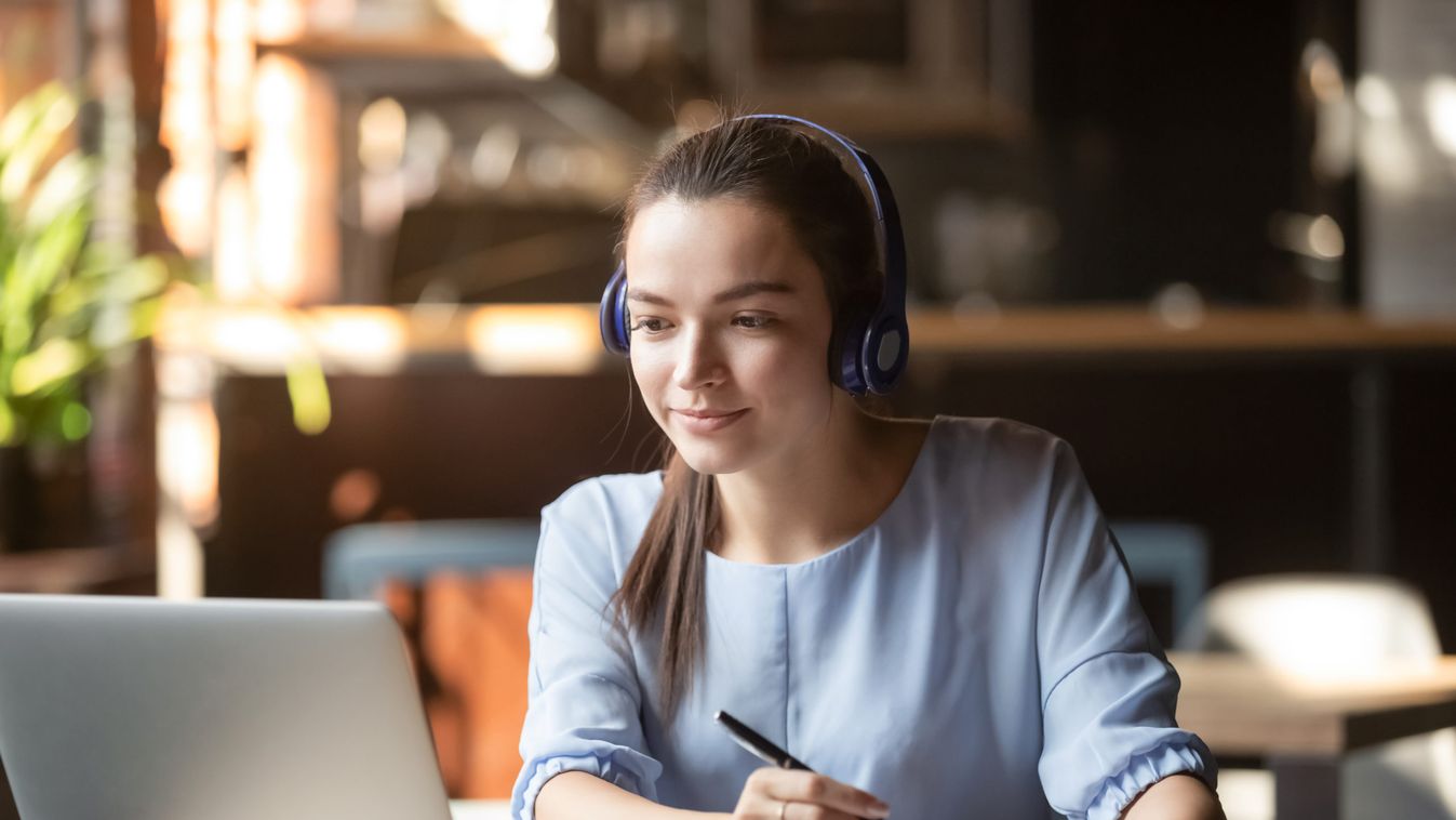 Online oktatással kezdik meg az új félévet is az egyetemek