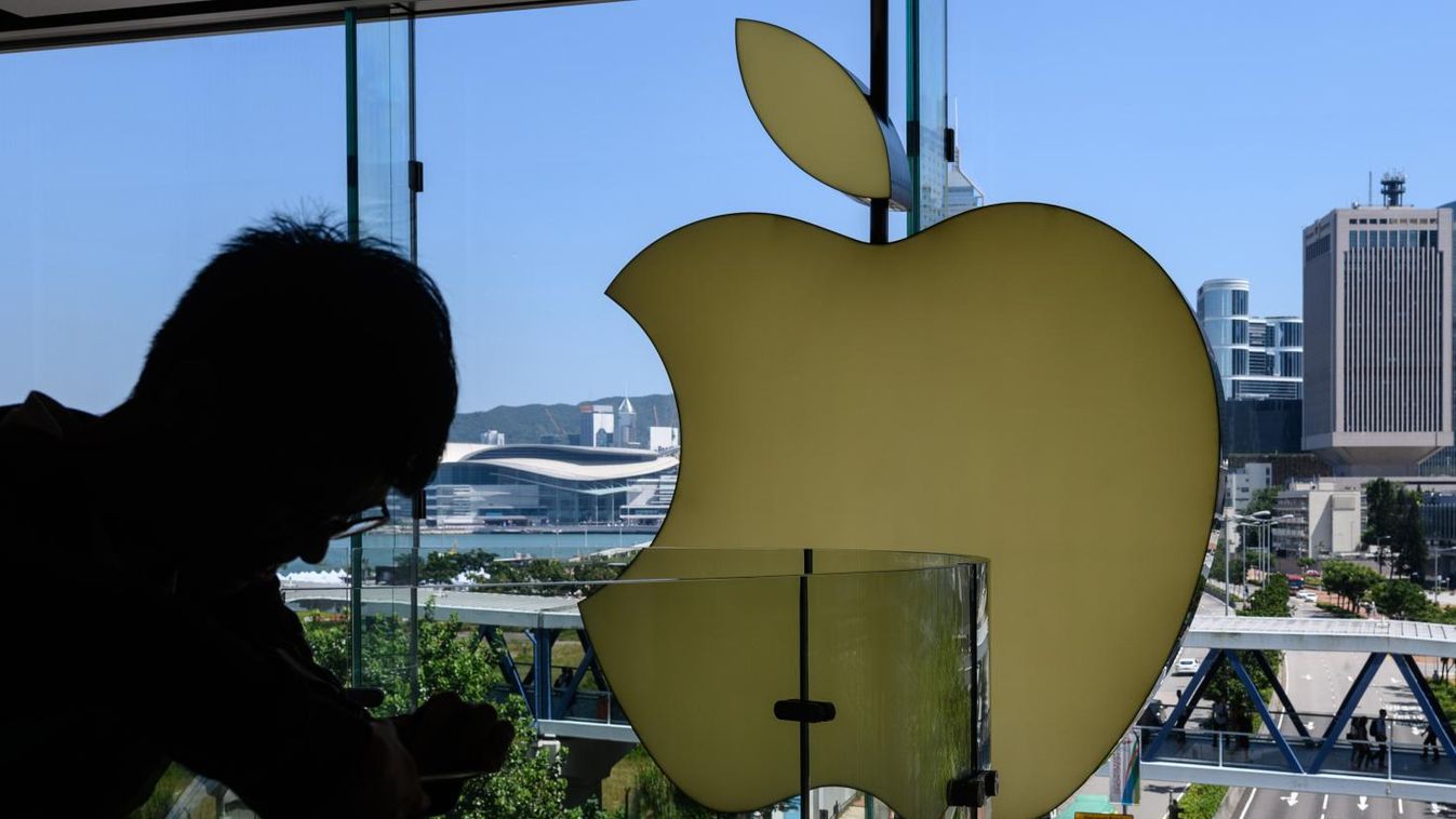 Csak előrendelhető az új iPhone, de már kézbe vettük