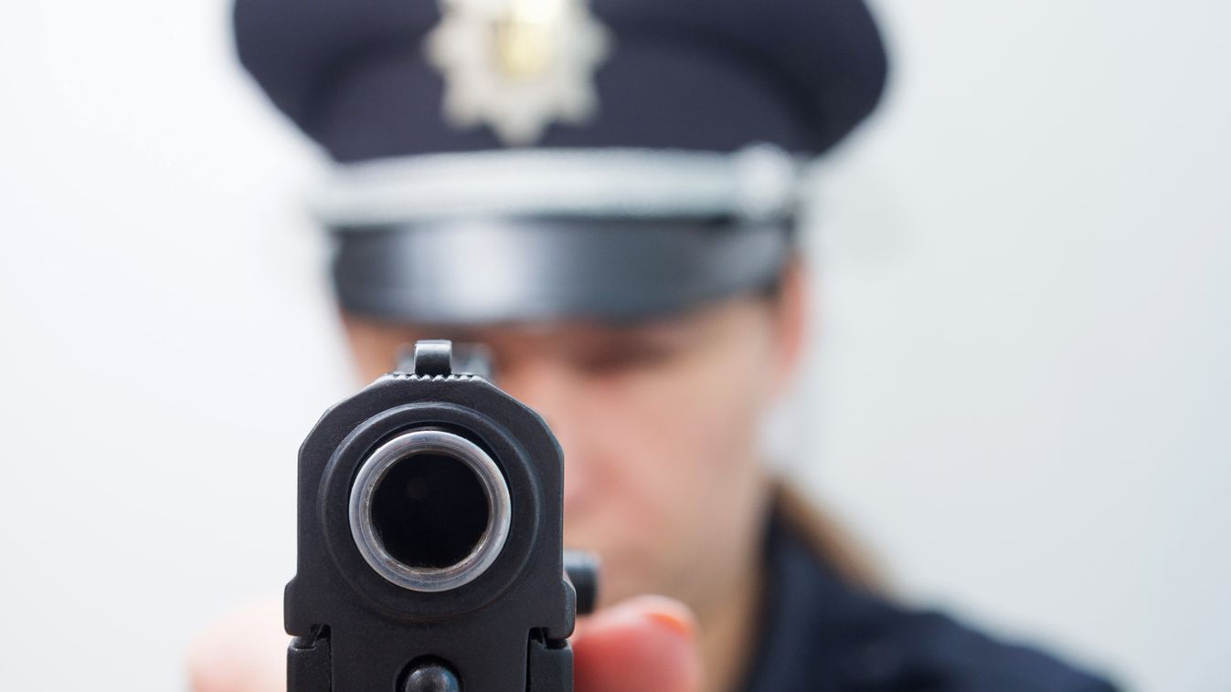 Fegyveres rendőrök állították meg a robotporszívót