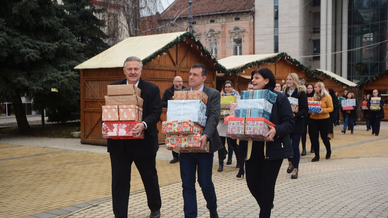 Szeretetdobozzal kedveskednek
