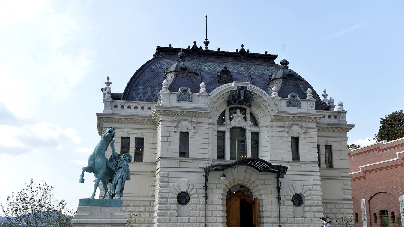 Elkészült a budavári Lovarda és a Csikós-udvar környező része