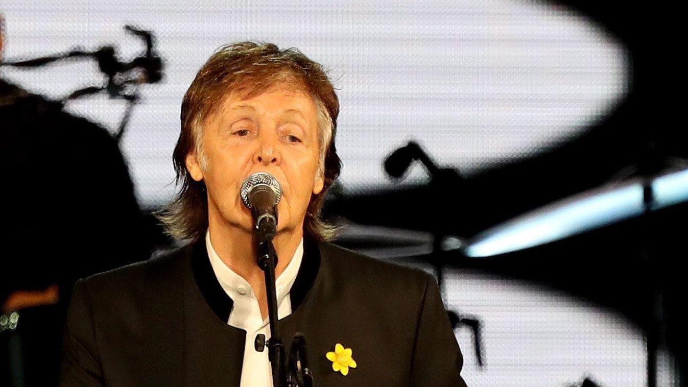 McCartney és Lloyd Webber holtversenyben az élen
