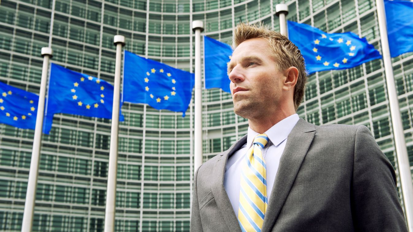 Így él a brüsszeli elit Európa legszigorúbban őrzött településén (videó)