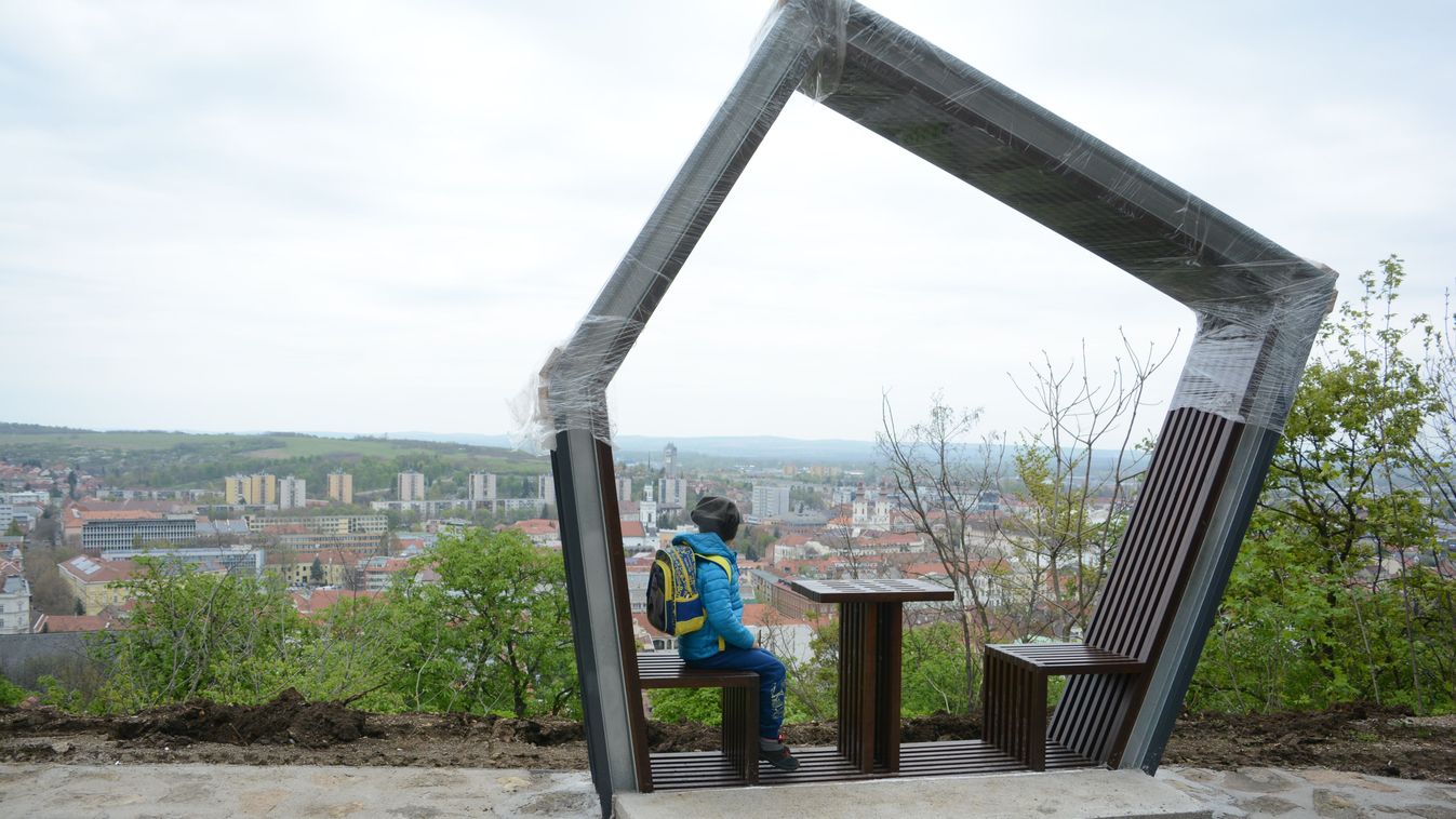 A kilátás a tetőről mindent visz