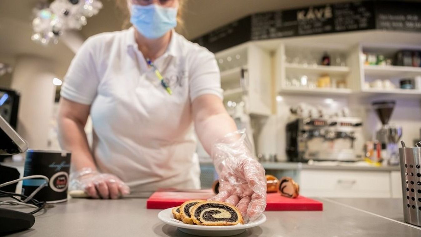 Darált mákot hívott vissza a Spar