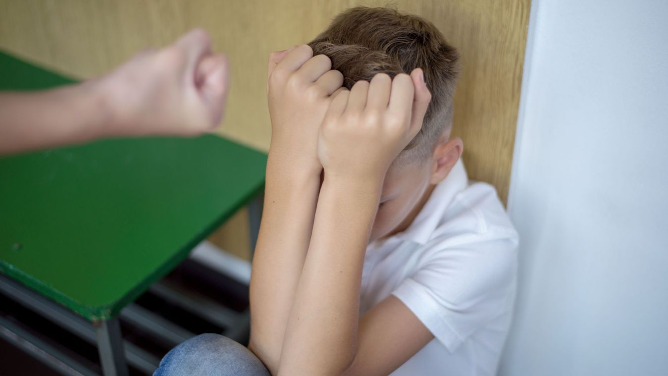 Rendőrségi eljárás indult a diákjait erőszakra biztató mezőcsáti tanár ellen